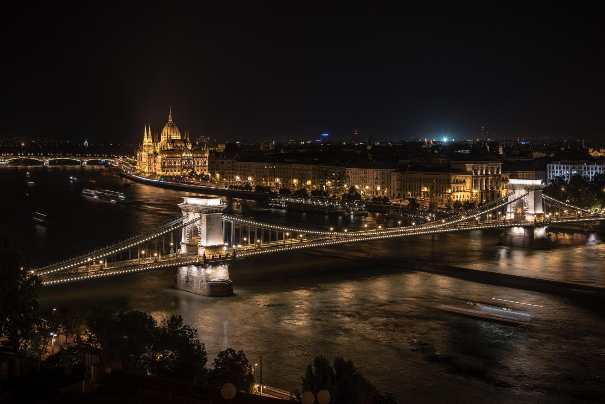 Bright Apartment In The Most Beautiful Street Of Budapest Vaci Street, Fashion Street Exterior foto